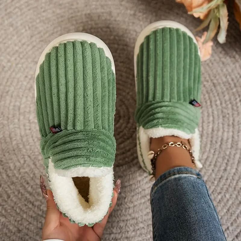 Pantufas unissexo com cano canelado e interior quente