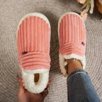 Pantufas unissexo com cano canelado e interior quente