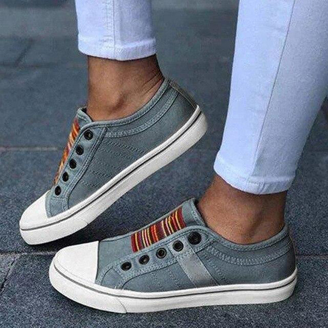 Damskie wsuwane sneakersy z siatkowaną cholewką