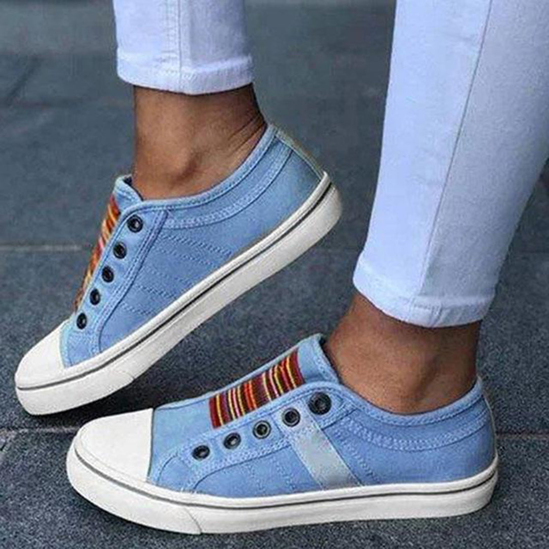 Damskie wsuwane sneakersy z siatkowaną cholewką