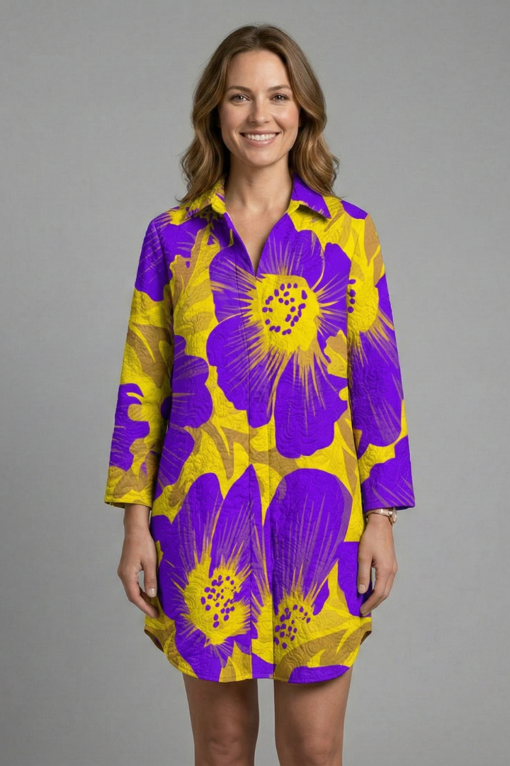 Vestido de mujer con capucha y mangas cortas