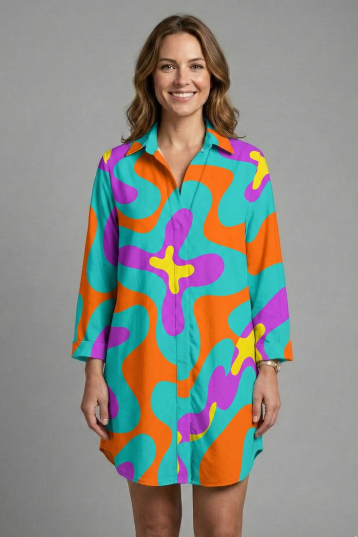 Vestido de mujer con capucha y mangas cortas