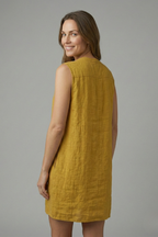 Vestido de mujer con escote en V y tira de botones