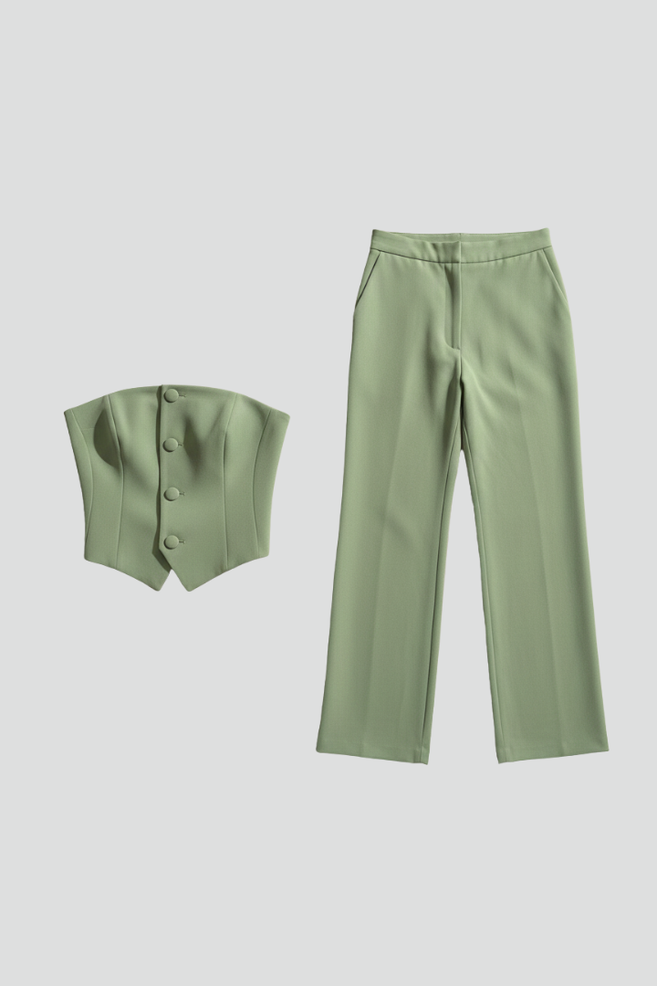 Completo donna con top a corsetto e pantaloni con bottoni