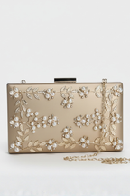 Clutch til damer med blomsterbroderi af perler og kæde