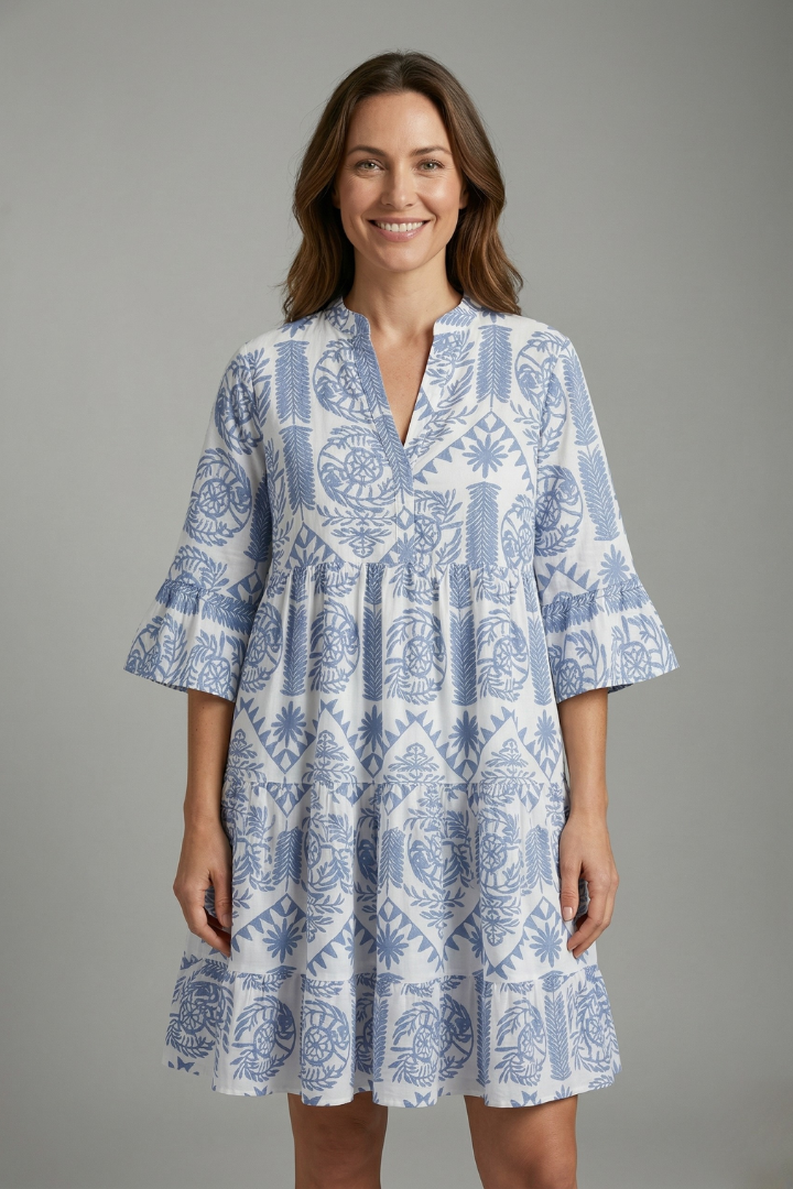Vestido de mujer con escote redondo y manga 3/4