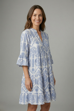 Vestido de mujer con escote redondo y manga 3/4
