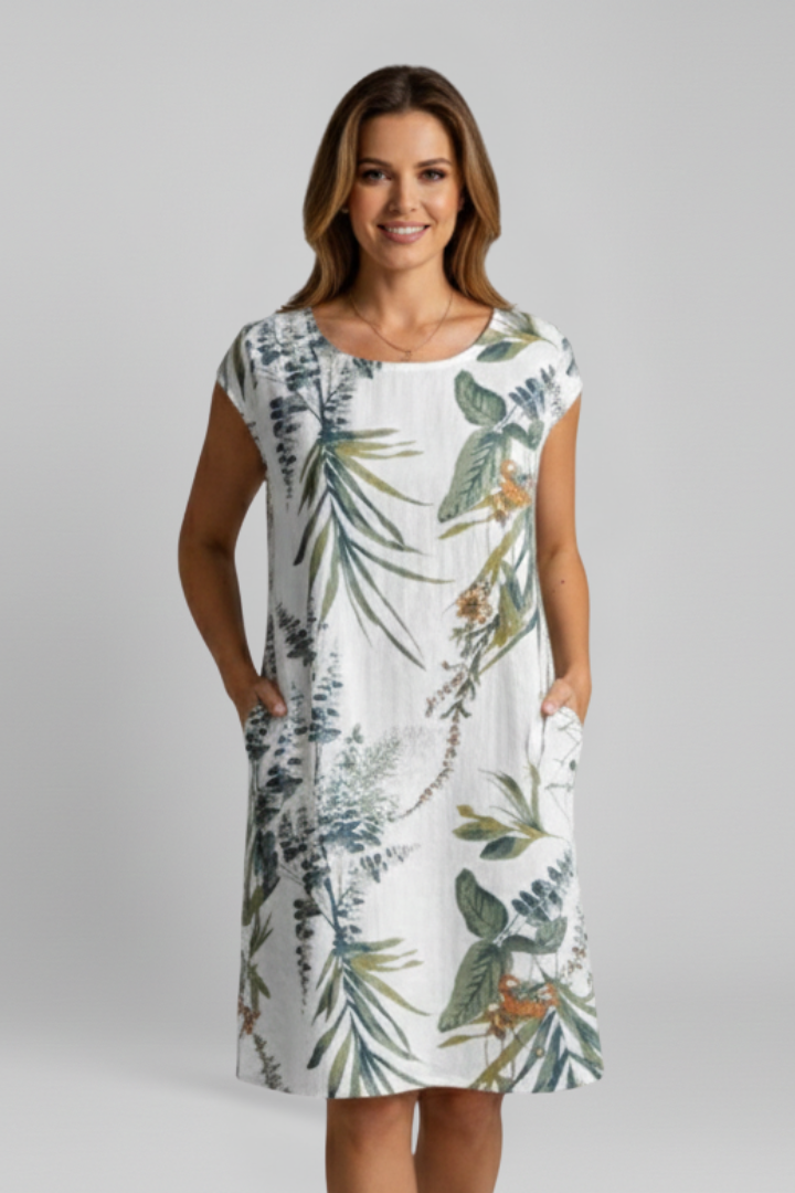 Vestido de mulher com decote redondo e tecido estampado