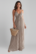 Vestido de mujer de tirantes con acabado plisado