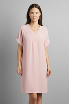 Női ruha V-nyakkivágással és rövid ujjal