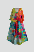 Vestido de mulher com decote em V e tecido estampado