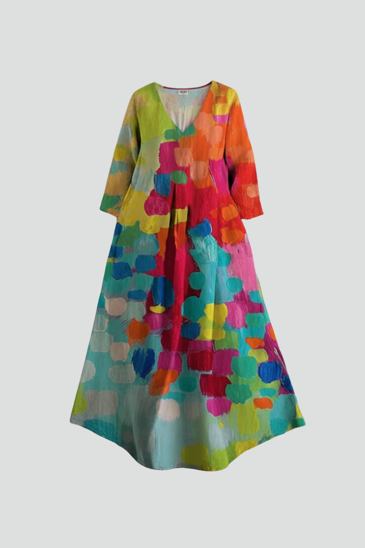 Vestido de mulher com decote em V e tecido estampado
