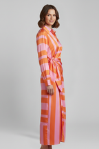 Vestido de mujer con lazada en la cintura y manga larga