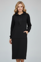 Vestido de mulher com cordão na bainha e bolso tipo canguru