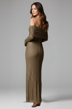 Vestido maxi de mulher com ombros a descoberto e mangas compridas