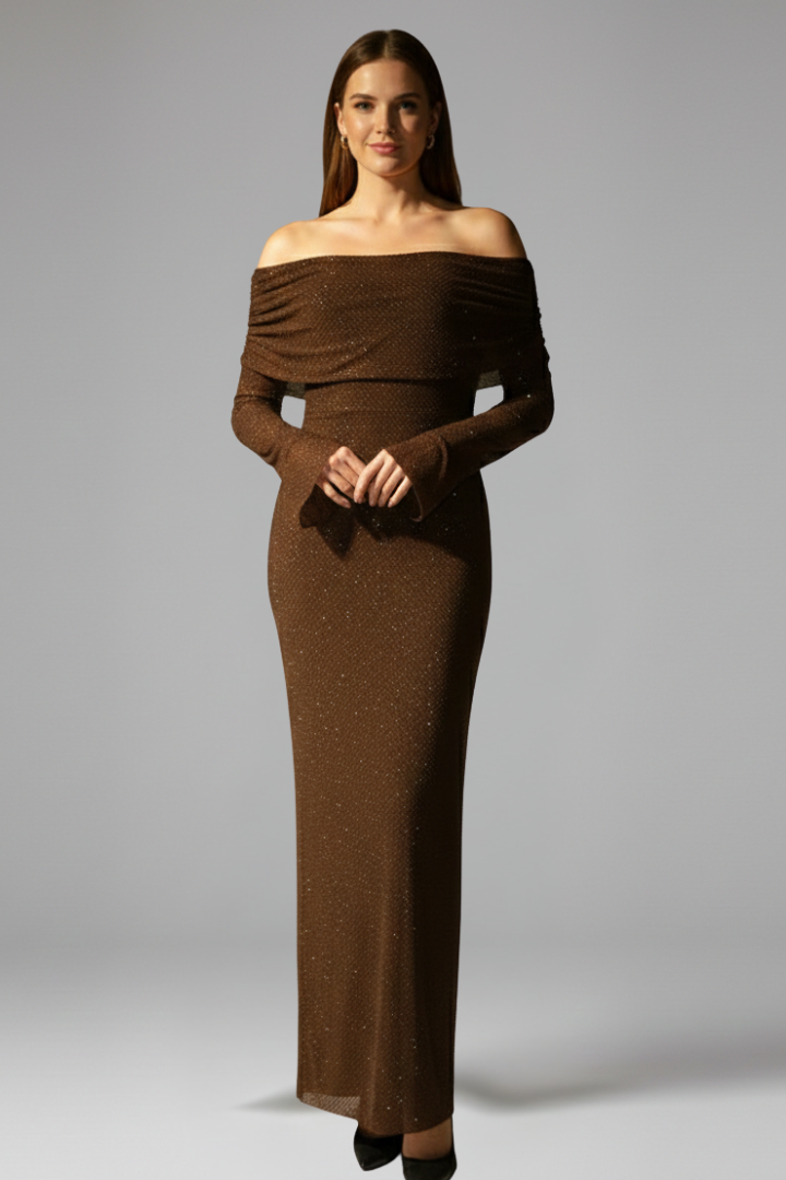 Vestido maxi de mulher com ombros a descoberto e mangas compridas