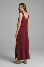 Vestido maxi de mulher com decote redondo sem mangas