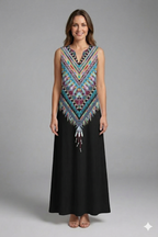 Rochie maxi de damă cu crăpătură la decolteu și croială fără mâneci