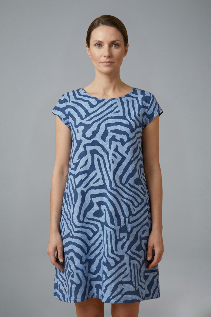 Vestido midi de mulher com corte em A e mangas largas