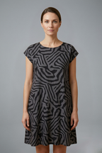Vestido midi de mulher com corte em A e mangas largas
