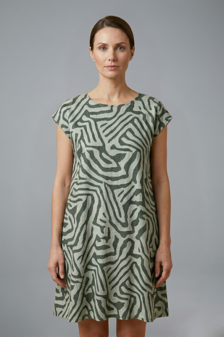 Vestido midi de mulher com corte em A e mangas largas
