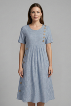 Vestido midi de mujer con escote en V y detalle de botones