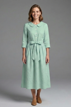 Vestido midi de mulher com decote em V e atilho na cintura