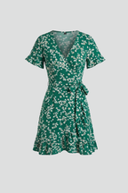 Vestido mini de mulher com decote em V e folho na bainha