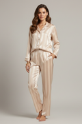 Pijama de damă din satin cu cămașă cu nasturi și pantaloni drepți