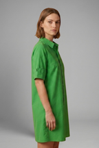 Vestido de mujer con cierre de botones y bolsillos laterales
