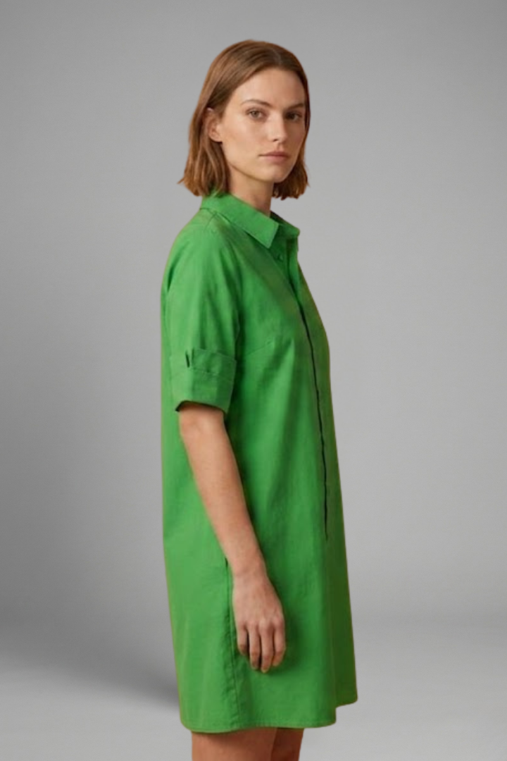 Vestido de mujer con cierre de botones y bolsillos laterales