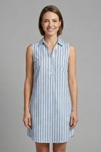 Vestido de mulher com botões à frente e padrão às riscas