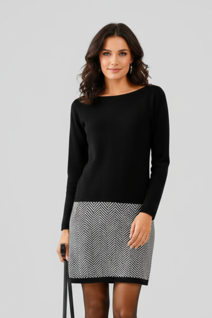Rochie de damă cu decolteu rotund și bază cu model