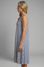 Vestido de mujer de rayas con corte holgado