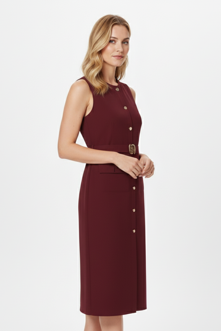 Vestido midi de mulher sem mangas, com cinto na cintura e botões