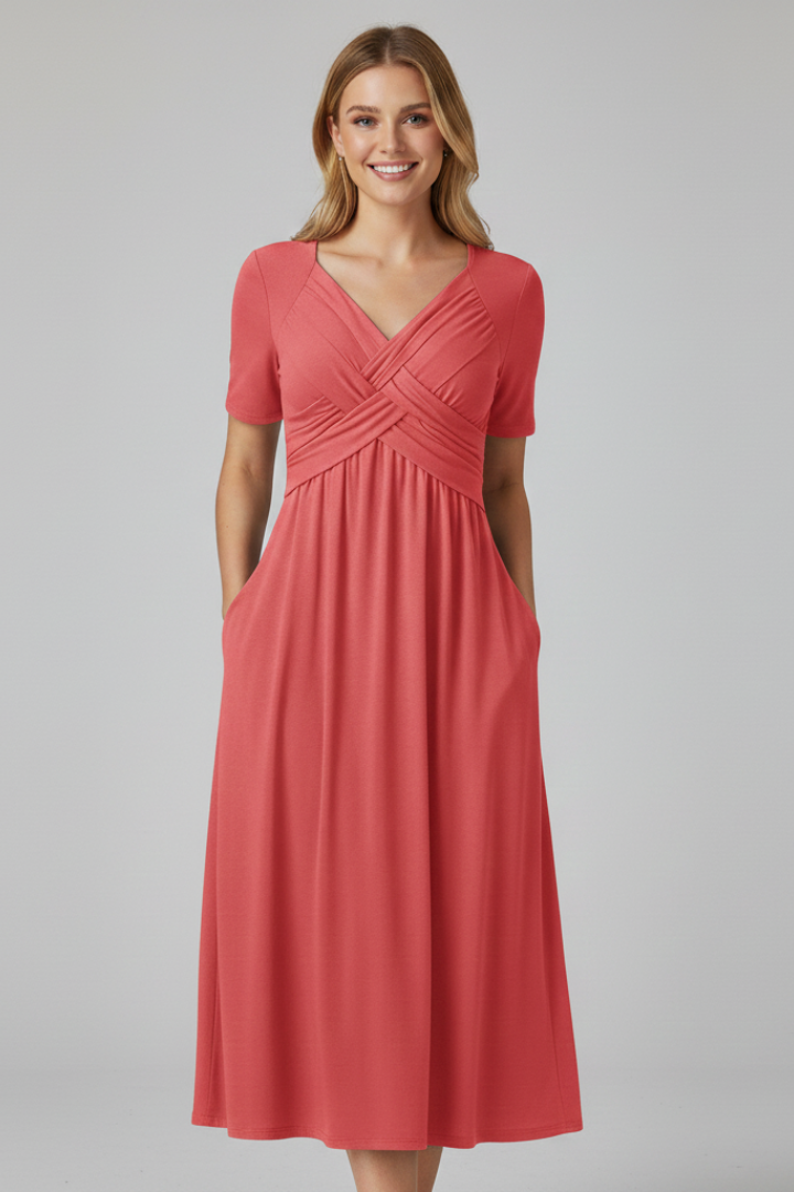 Vestido de mujer con escote en V y mangas cortas