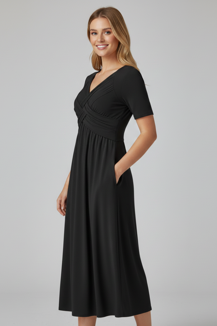 Vestido de mujer con escote en V y mangas cortas