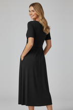 Vestido de mujer con escote en V y mangas cortas
