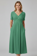 Vestido de mujer con escote en V y mangas cortas