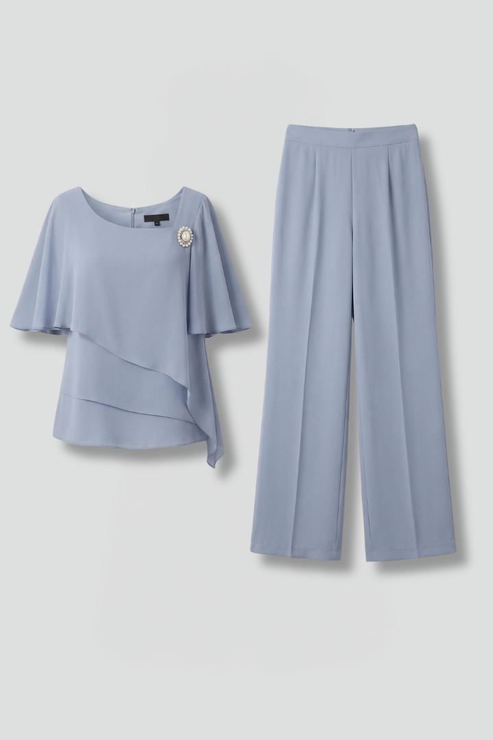 Completo donna con top a strati e pantaloni a gamba dritta