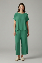 Completo donna con scollo rotondo e pantaloni ampi