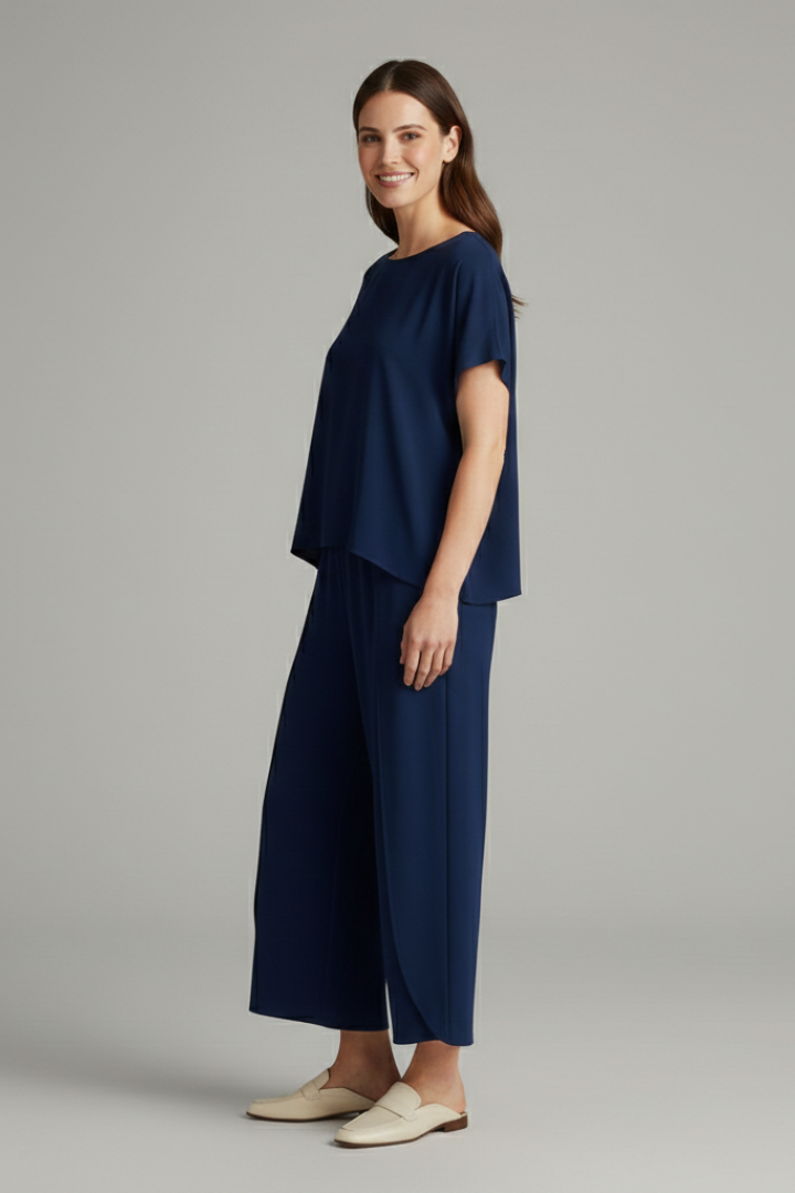 Completo donna con scollo rotondo e pantaloni ampi