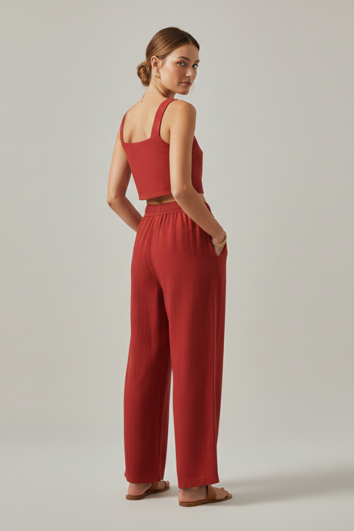 Completo donna con top a spalline e pantaloni ampi
