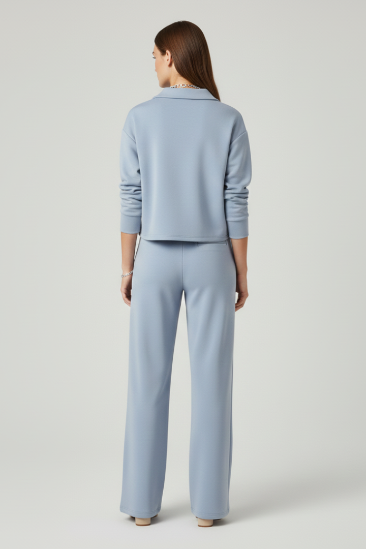 Completo donna con top scollo a V e pantaloni a gamba ampia