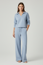 Completo donna con top scollo a V e pantaloni a gamba ampia