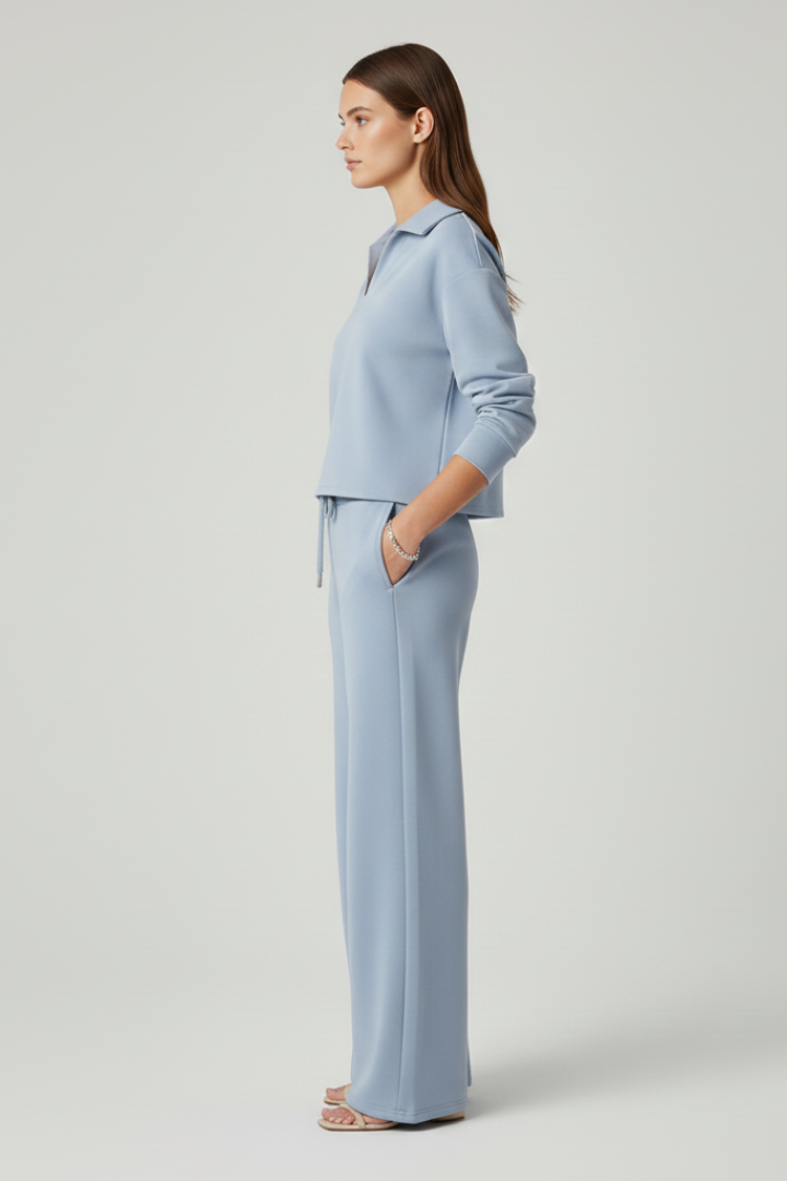 Completo donna con top scollo a V e pantaloni a gamba ampia