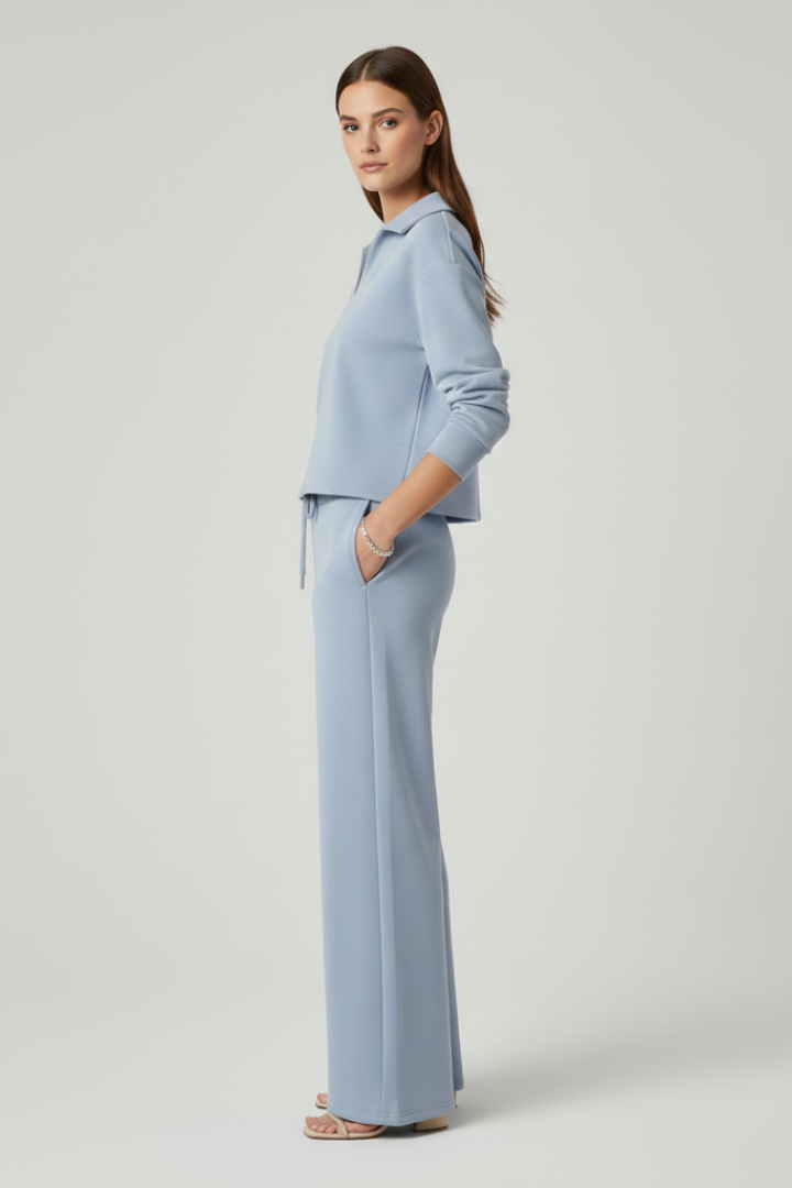 Completo donna con top scollo a V e pantaloni a gamba ampia