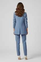 Blazer comprido de mulher com gola entalhada e bolsos de remendo