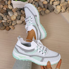 Zapatillas de mujer con cordones, diseño geométrico y caña baja