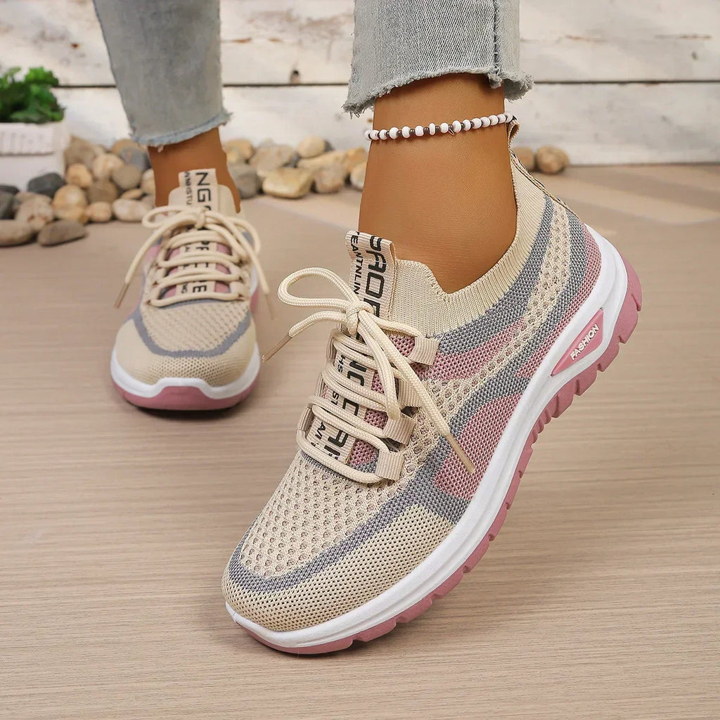 Zapatillas de mujer con cordones, diseño geométrico y caña baja